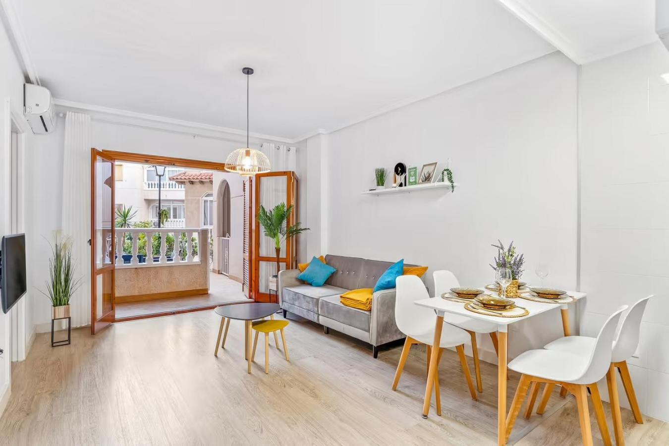 Apartamento Estefany A 100 M De Playa Torrevieja Kültér fotó